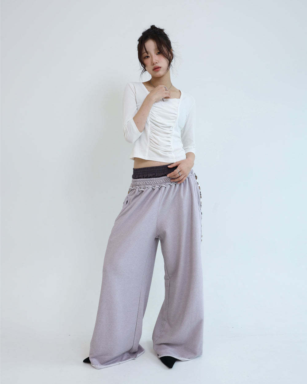 [ Pre-order ] Button Underwear Sweatpants