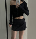 [ Pre-order ] Threetimes One-shoulder button tee