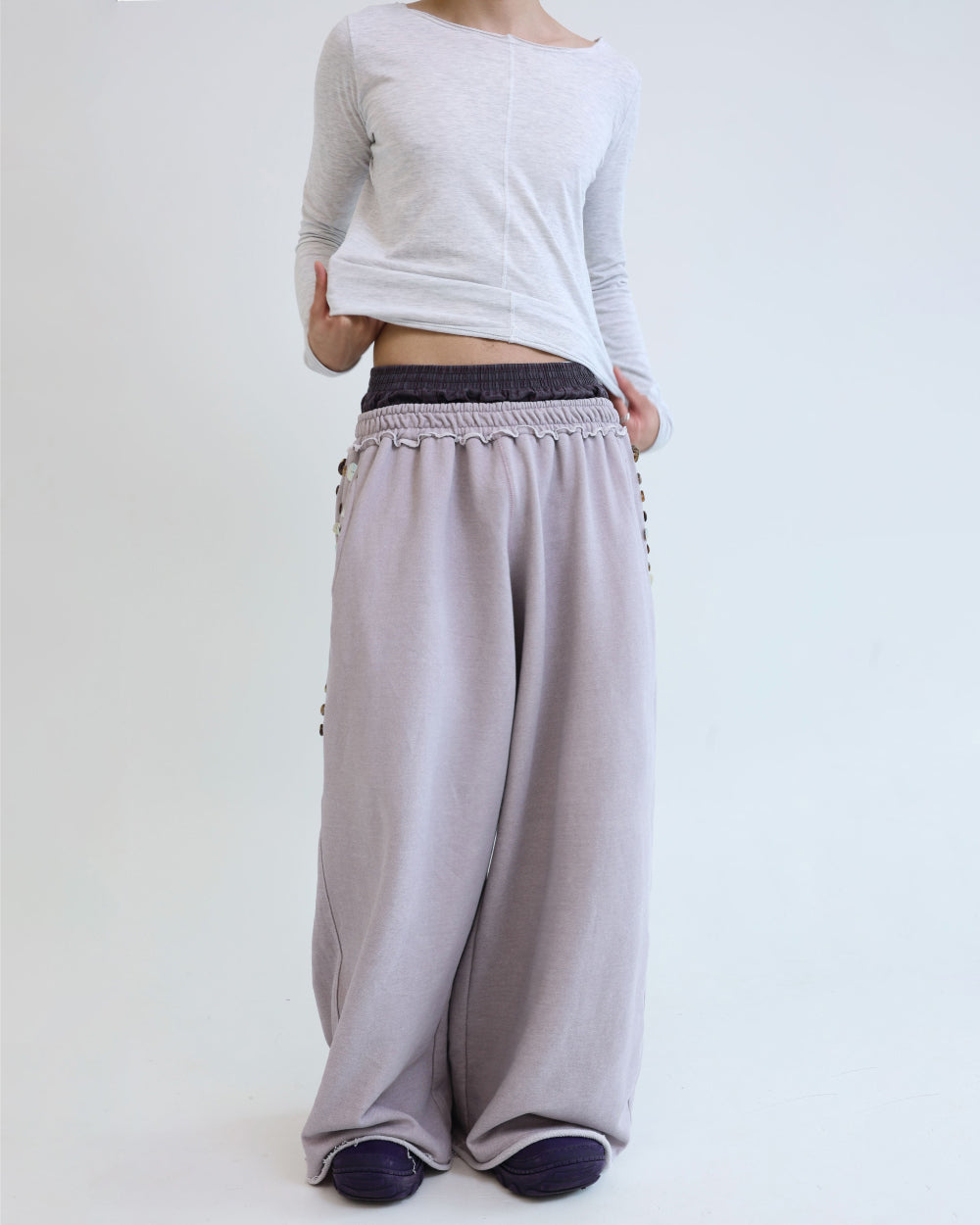 [ Pre-order ] Button Underwear Sweatpants