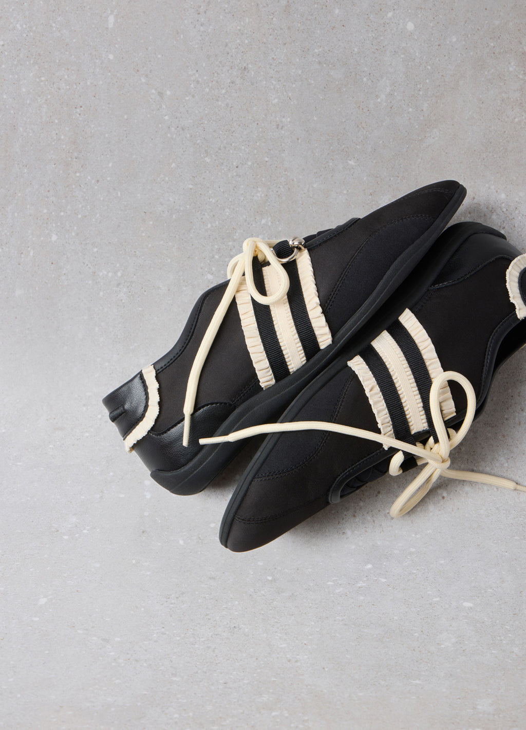 [ Pre-order ] Fev Feil Run Sneakers