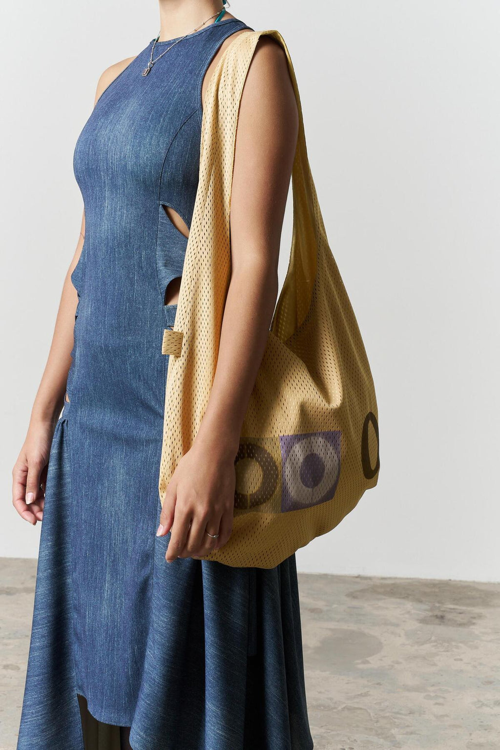 [ 店主推薦 - 現貨 ] ‘O’ Mesh Reversible Tote Bag ( 白色/黃色現貨 )