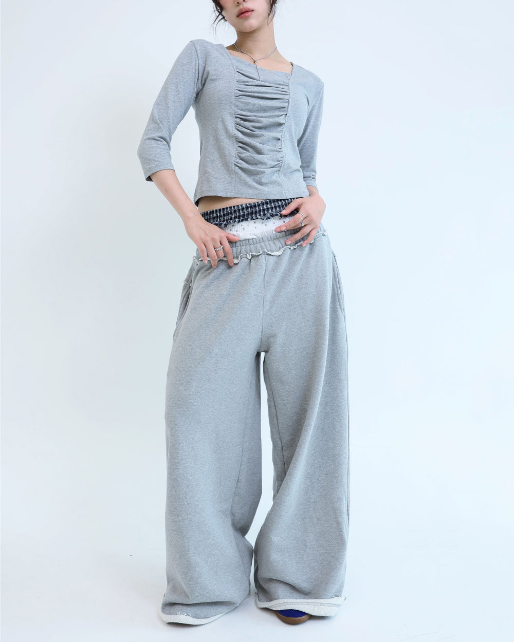 [ Pre-order ] Stud Underwear Sweatpants