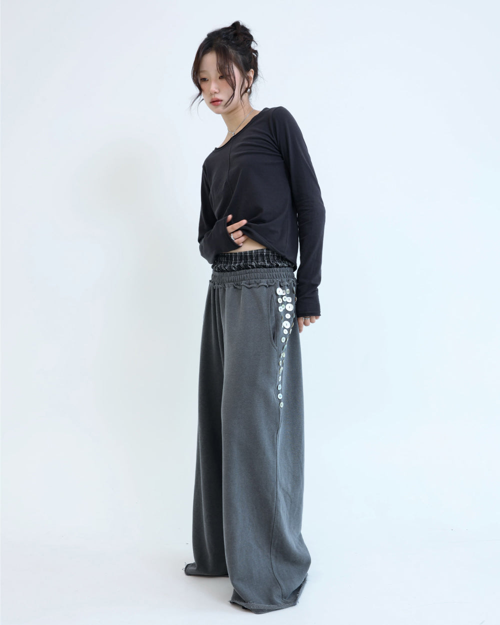 [ Pre-order ] Button Underwear Sweatpants