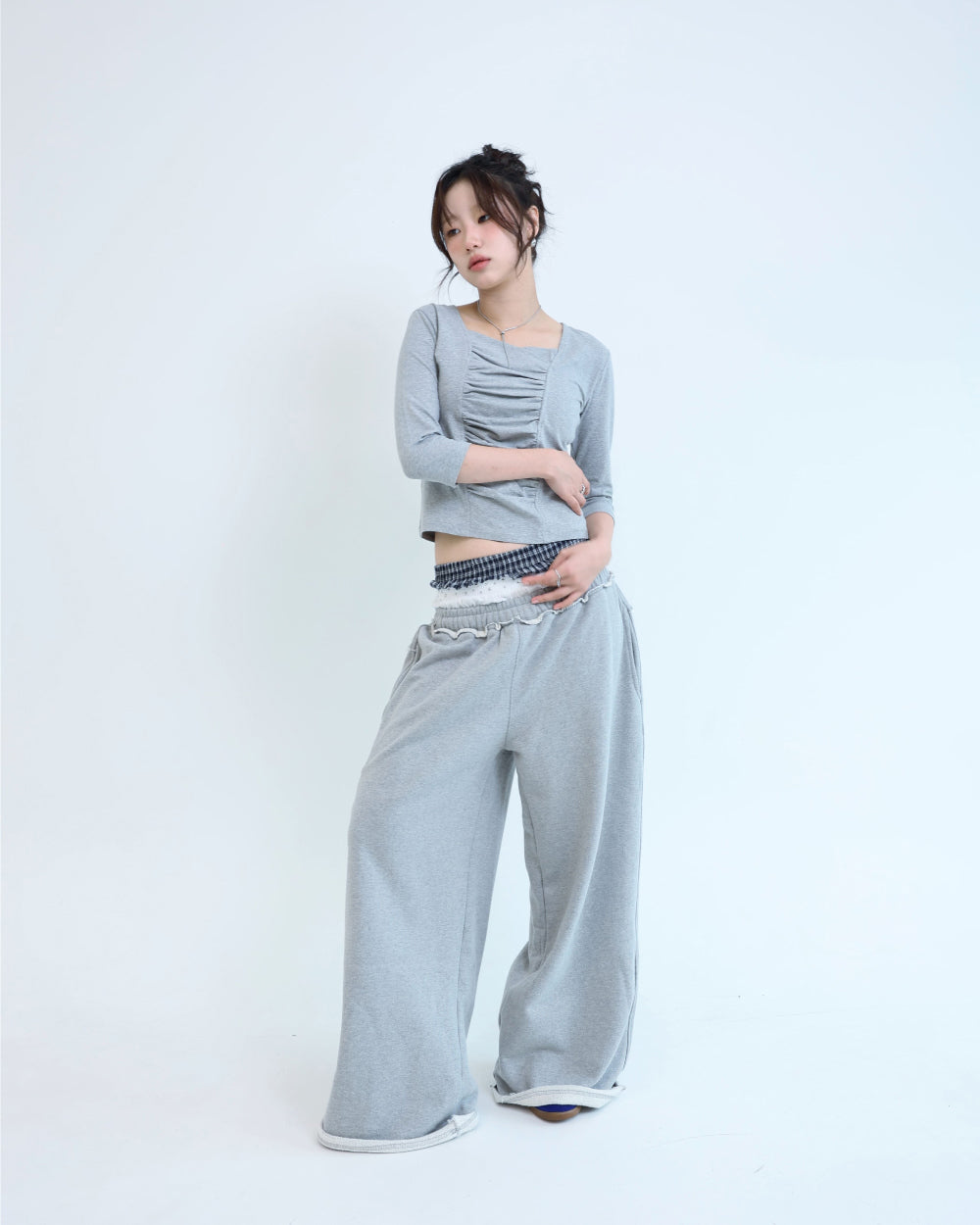 [ Pre-order ] Stud Underwear Sweatpants