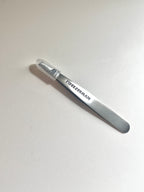 [ 來港中 ] Tweezerman🩶銀色迷你不鏽鋼斜型眉鉗 ( 男女適用 )