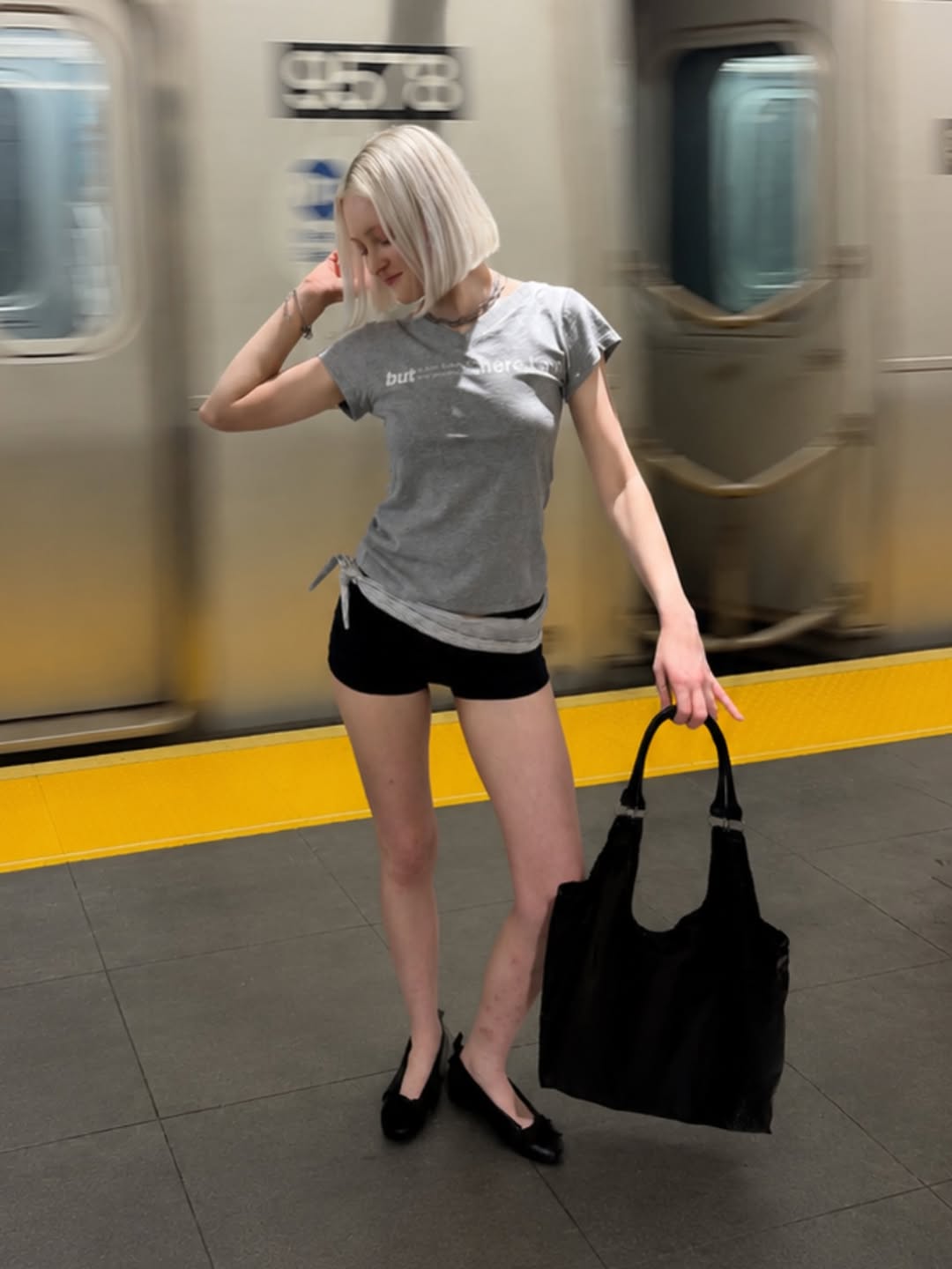 [ 29/6 完結優惠 Pre-order ] Deep Back V Tee