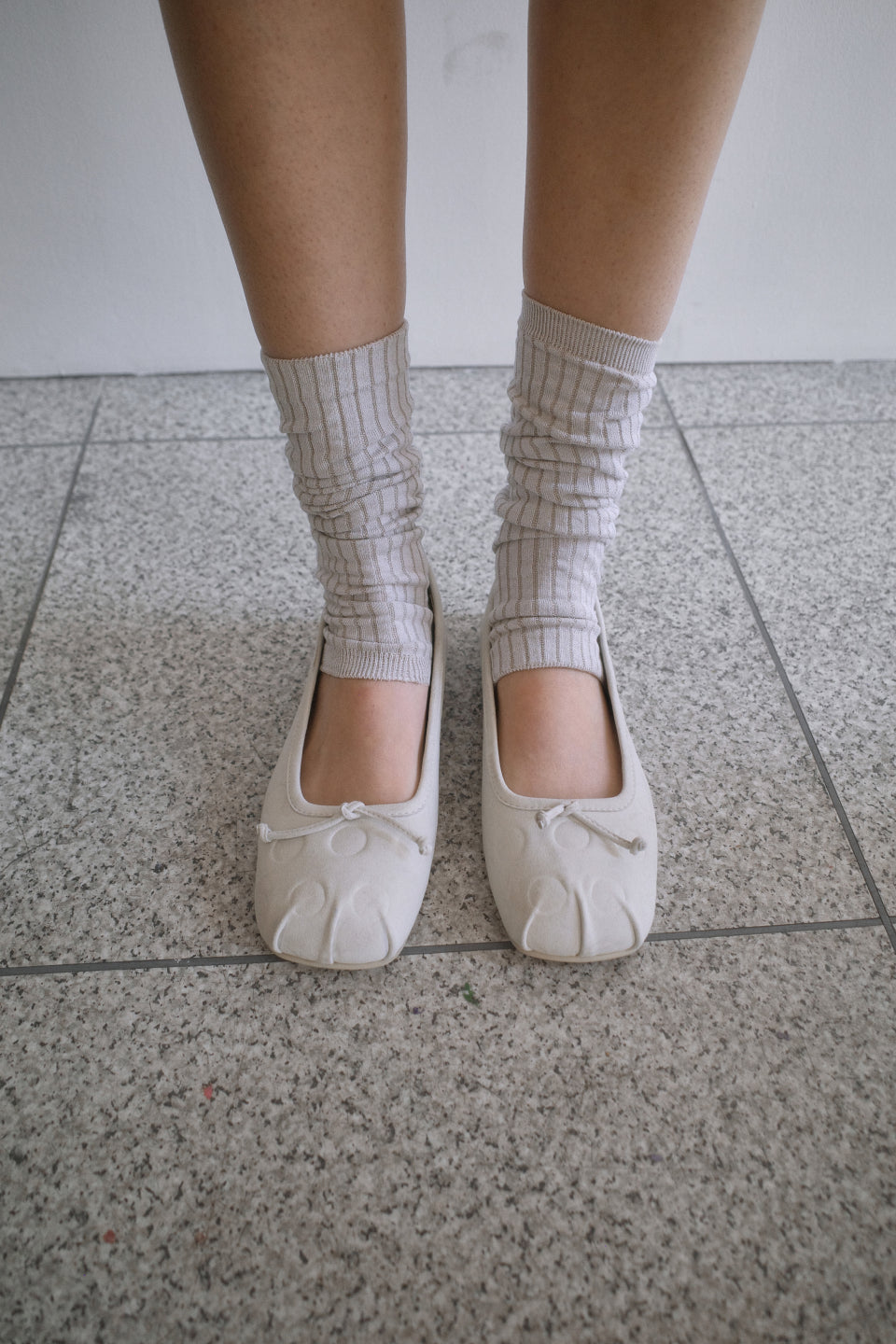 [ Pre-order ] Dot Square Flats