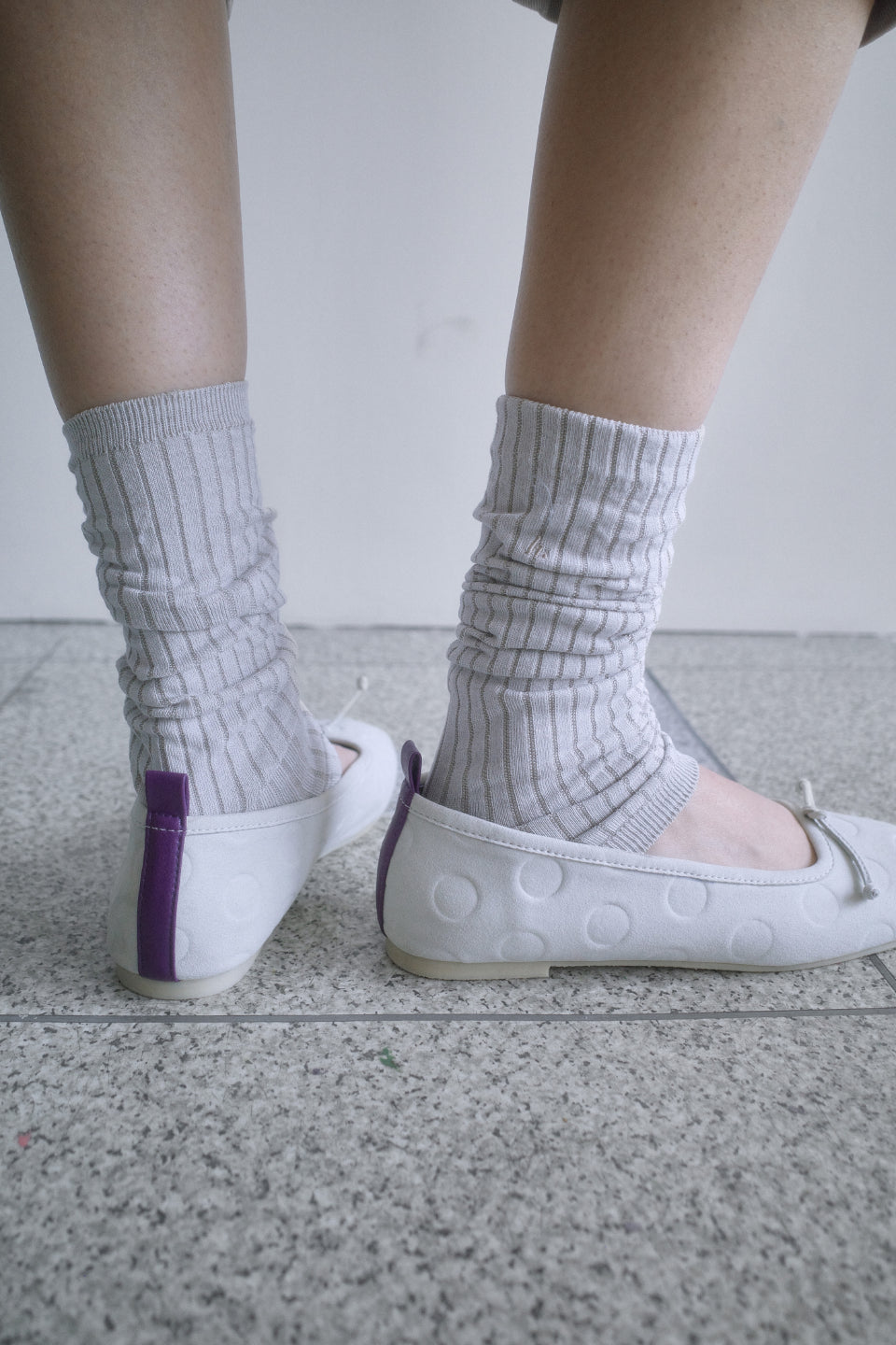 [ Pre-order ] Dot Square Flats