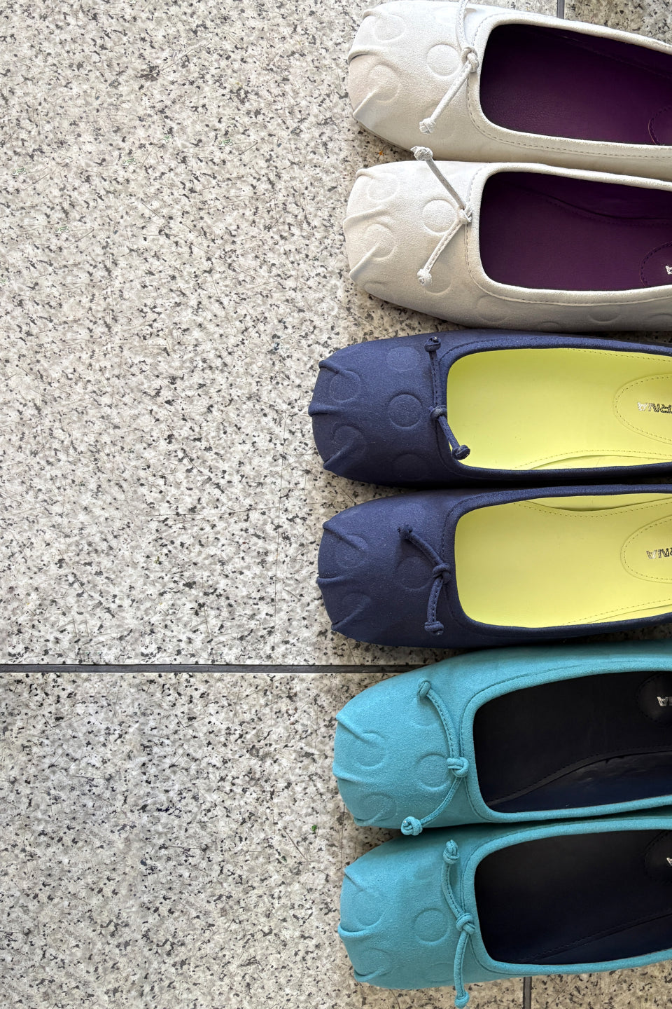 [ Pre-order ] Dot Square Flats