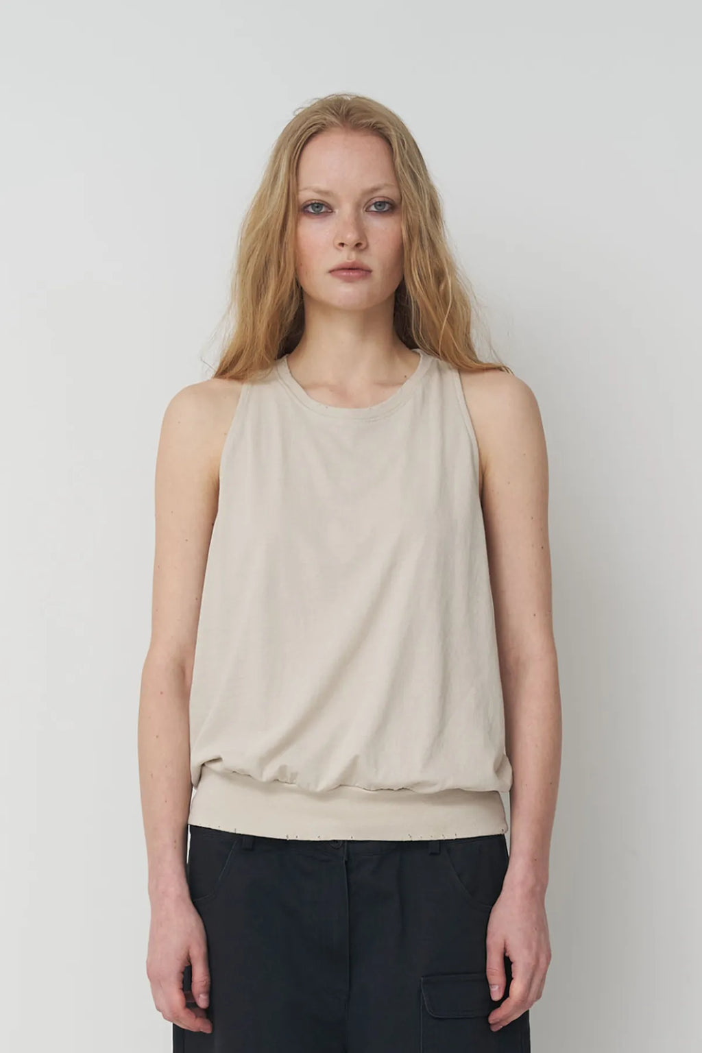 [ Pre-order ] Back Hole Sleeveless