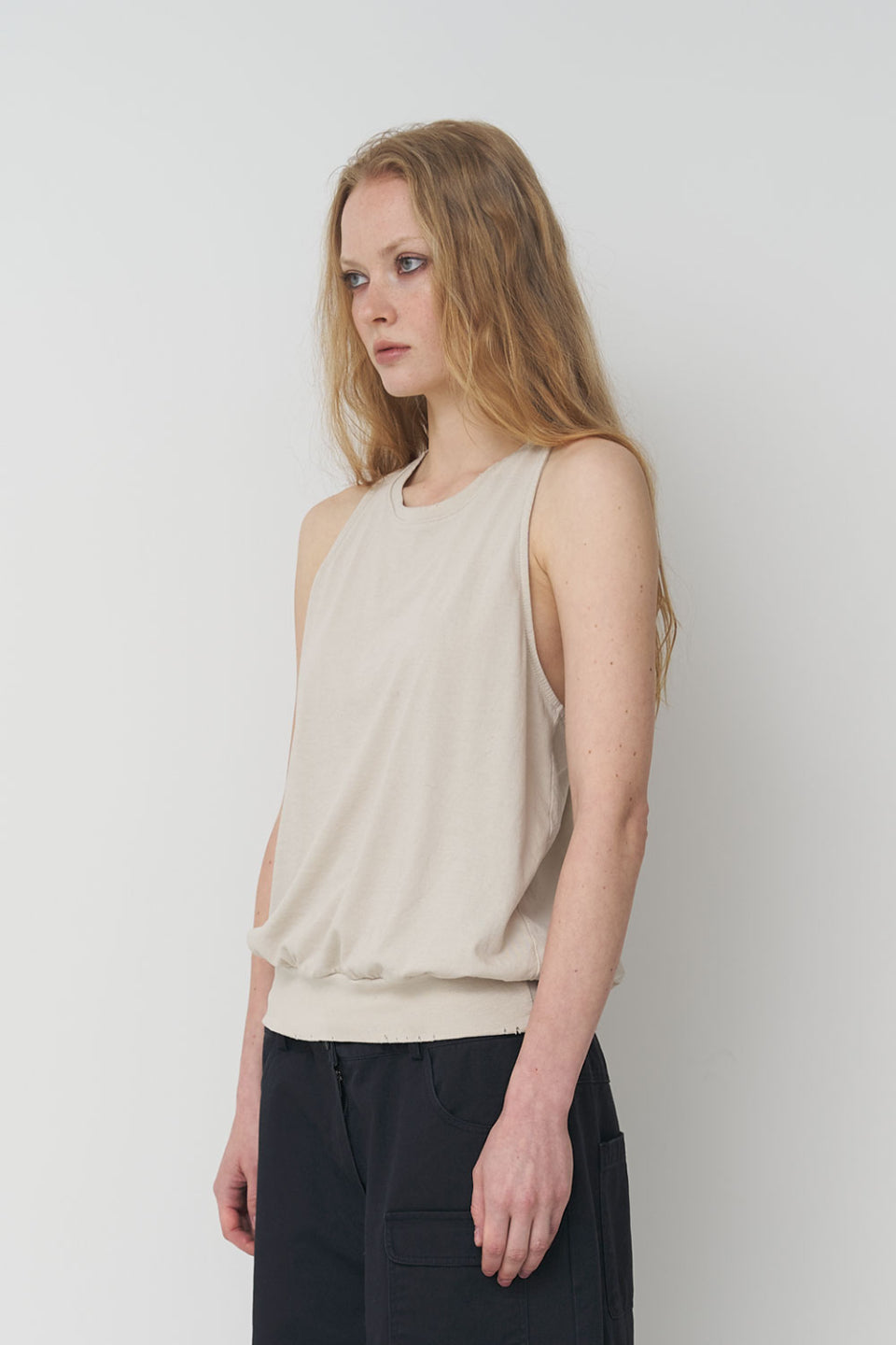 [ Pre-order ] Back Hole Sleeveless