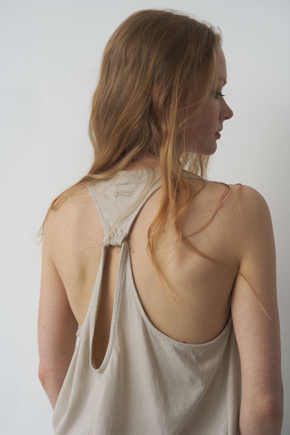 [ Pre-order ] Back Hole Sleeveless