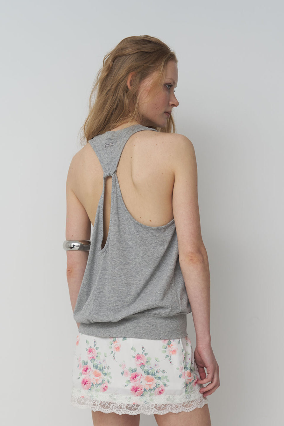 [ Pre-order ] Back Hole Sleeveless