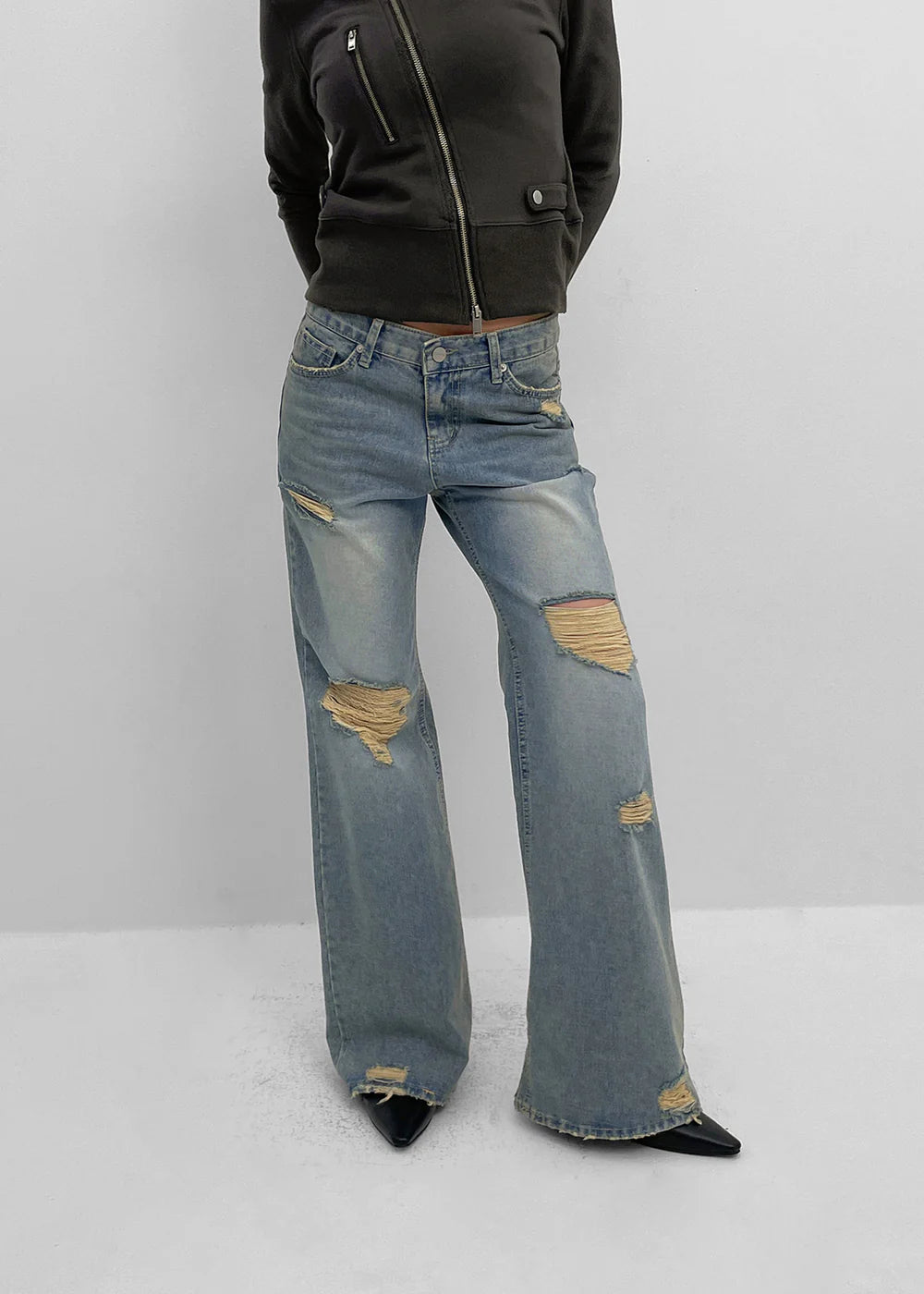 [ Pre-order ] Made Del Luna Damage Bootcut Denim Pants
