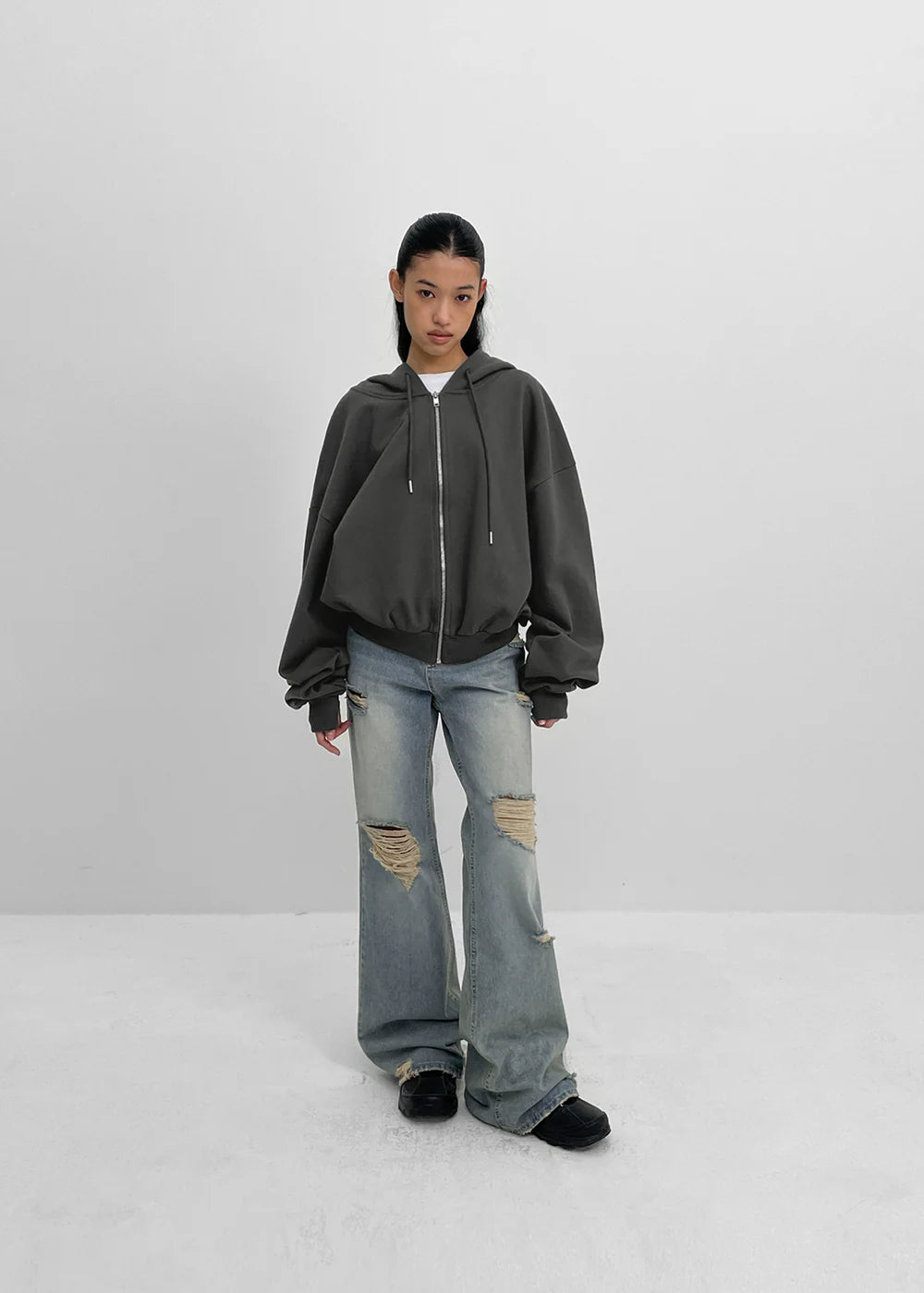 [ Pre-order ] Made Del Luna Damage Bootcut Denim Pants