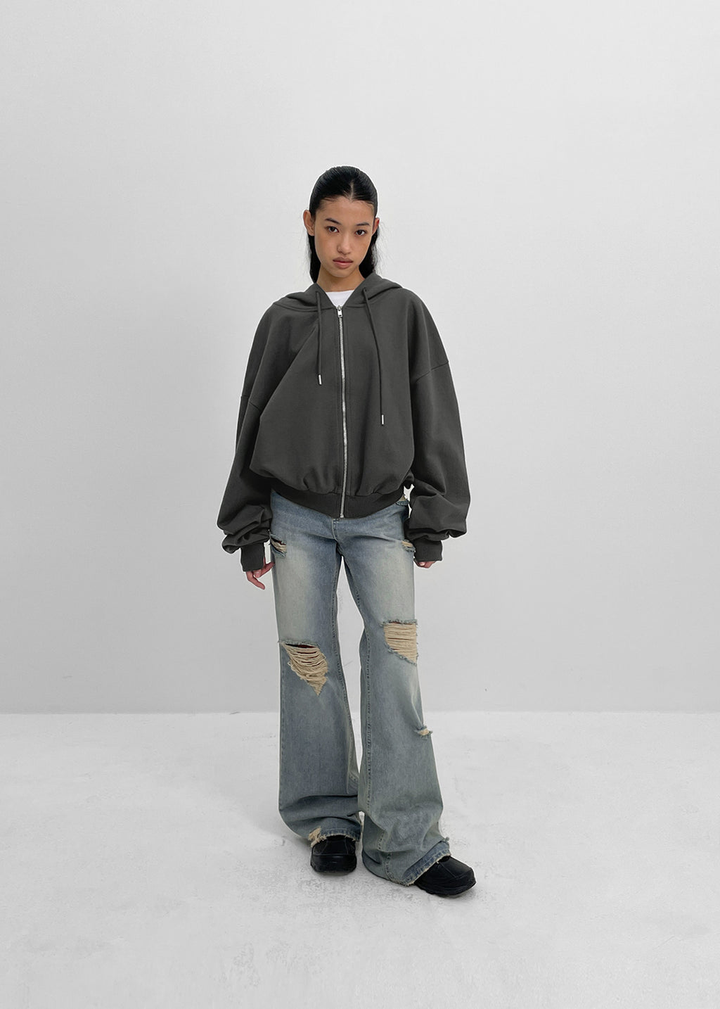 [ Pre-order ] Made Del Luna Damage Bootcut Denim Pants