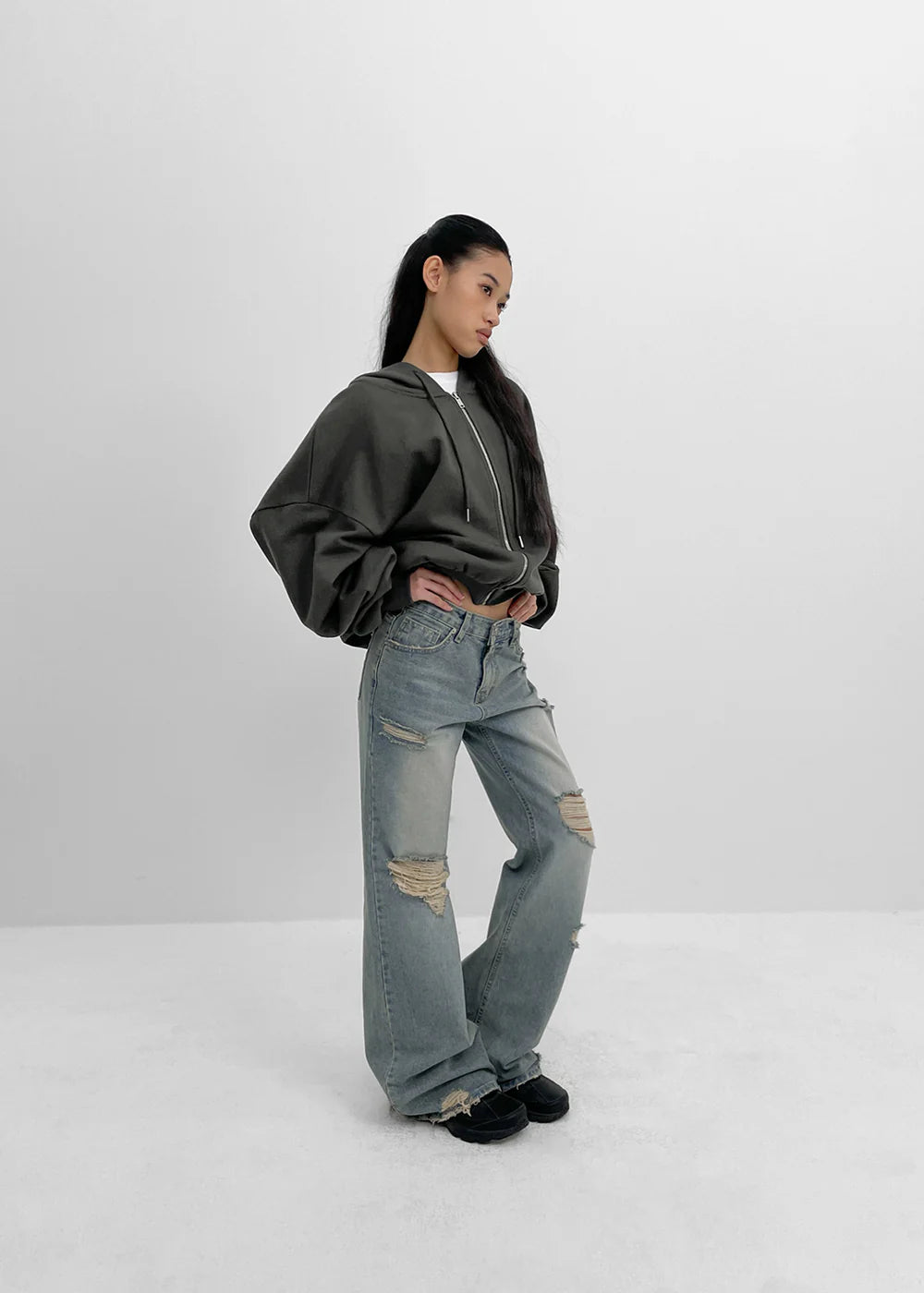 [ Pre-order ] Made Del Luna Damage Bootcut Denim Pants