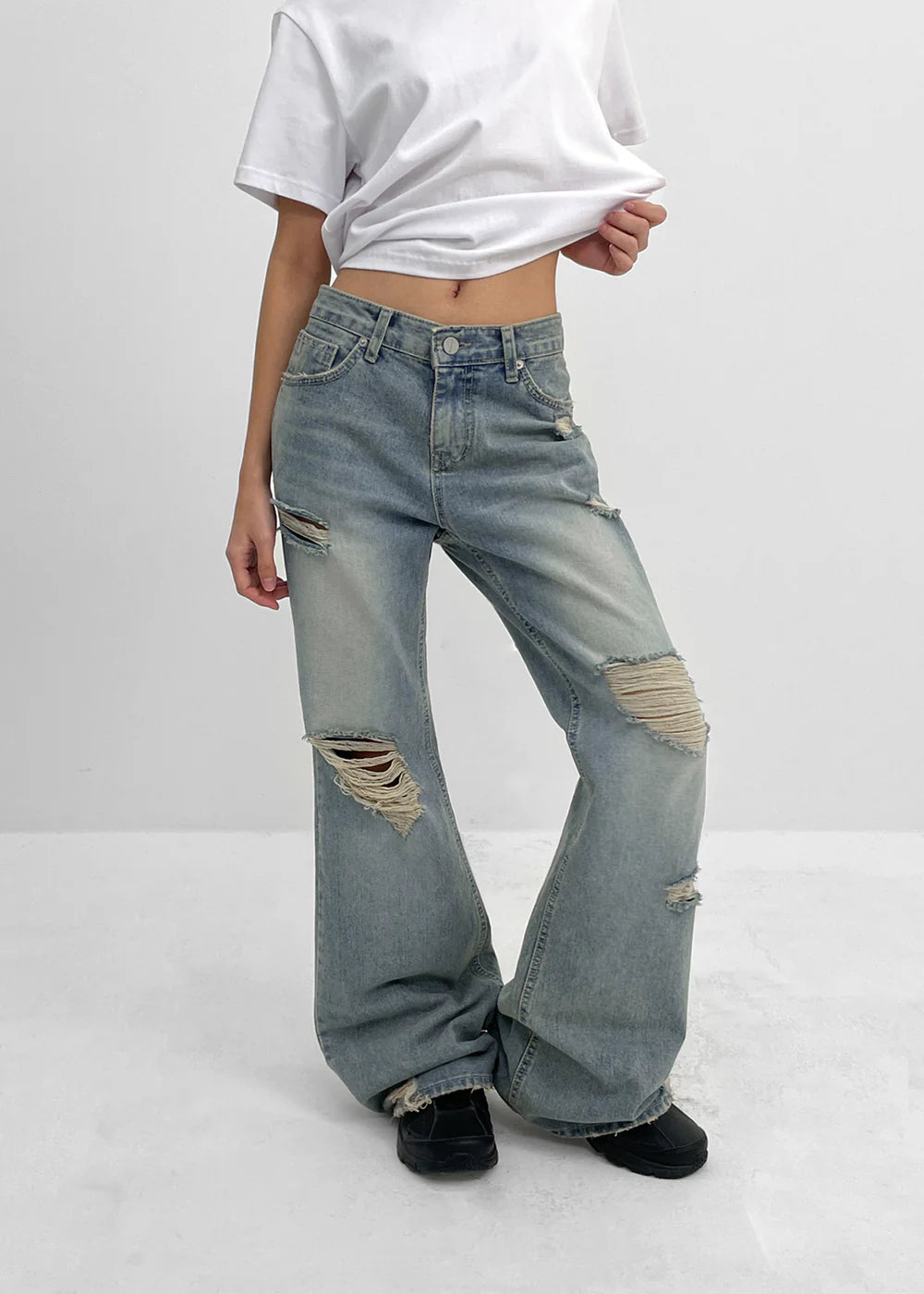 [ Pre-order ] Made Del Luna Damage Bootcut Denim Pants