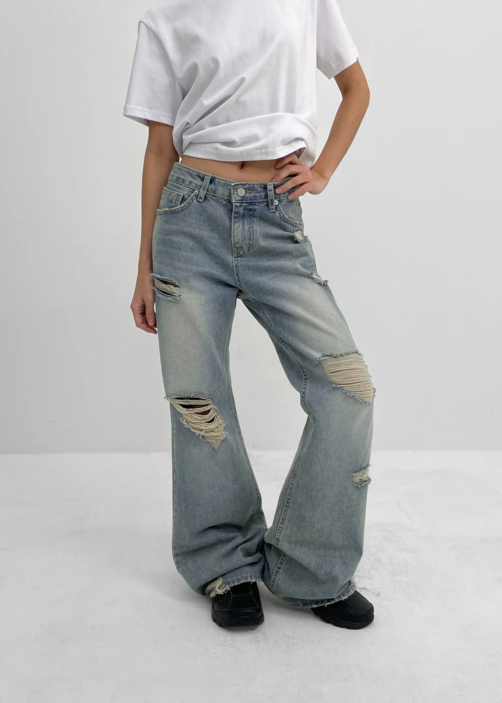 [ Pre-order ] Made Del Luna Damage Bootcut Denim Pants