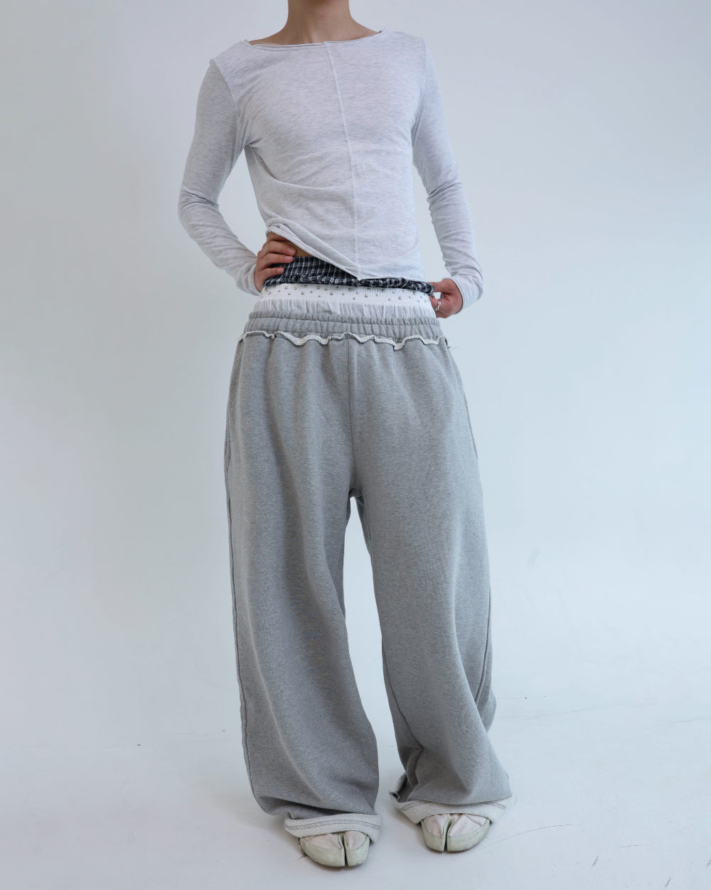 [ Pre-order ] Stud Underwear Sweatpants