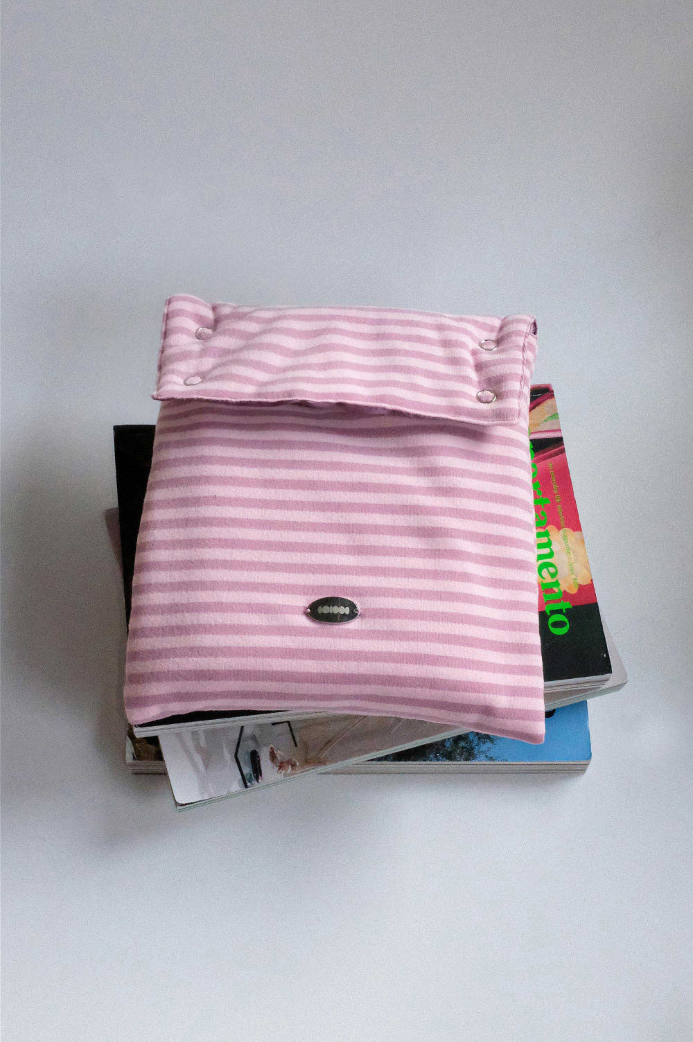 [ Pre-order ] Book Pouch