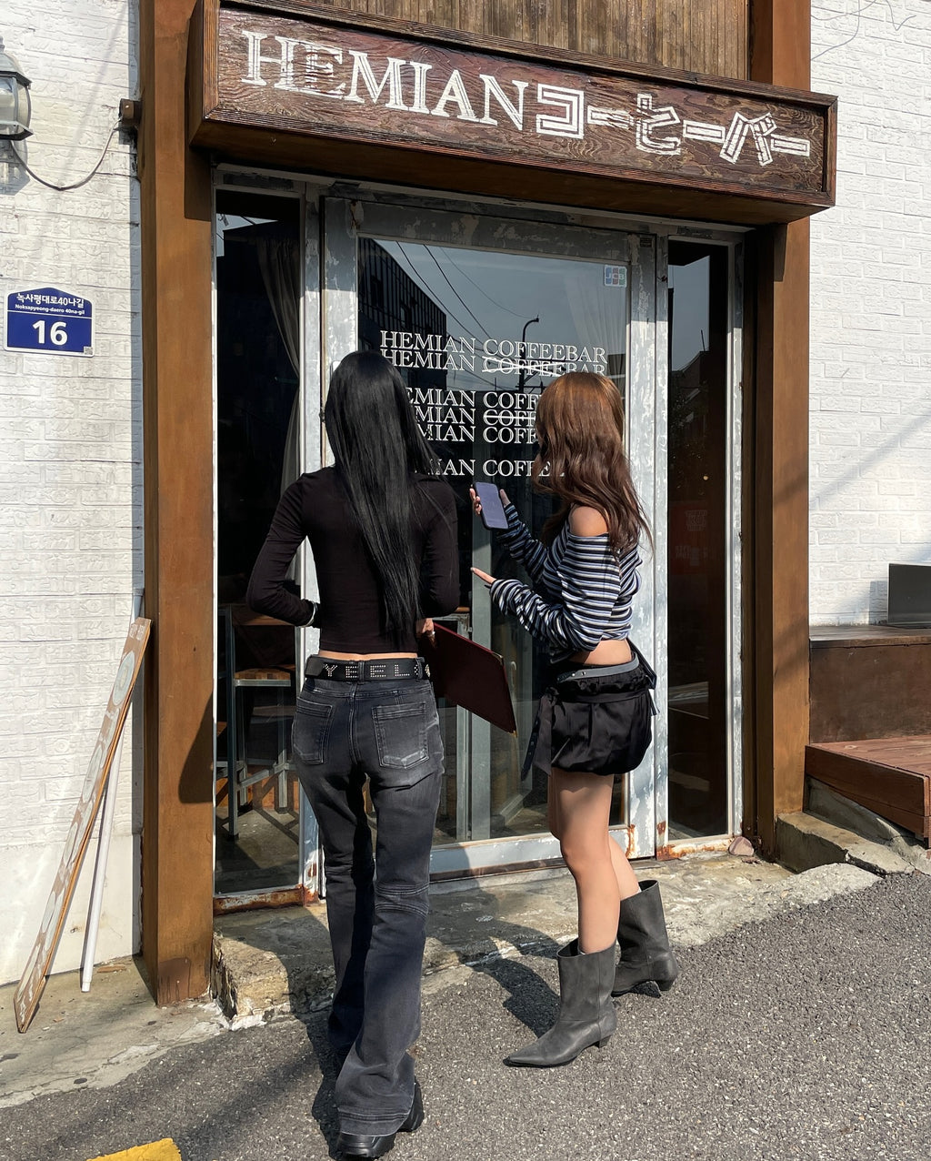 [ Pre-order ] Stripe Strap T-Shirt