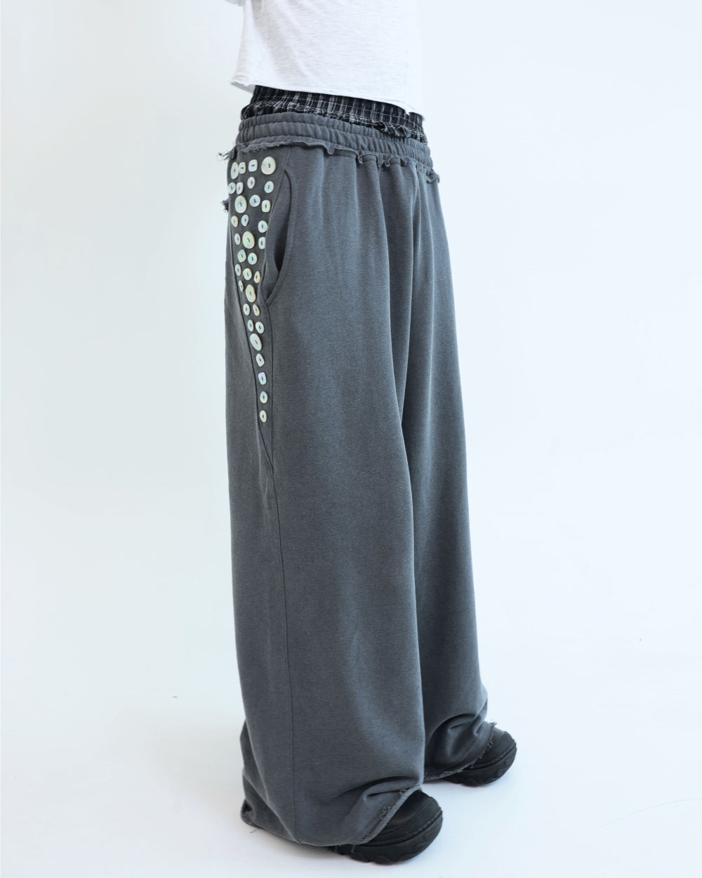 [ Pre-order ] Button Underwear Sweatpants