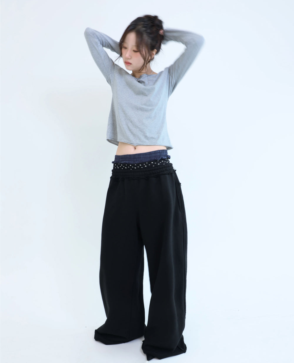 [ Pre-order ] Stud Underwear Sweatpants