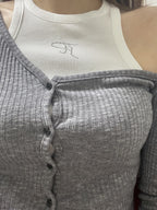 [ Pre-order ] Threetimes One-shoulder button tee