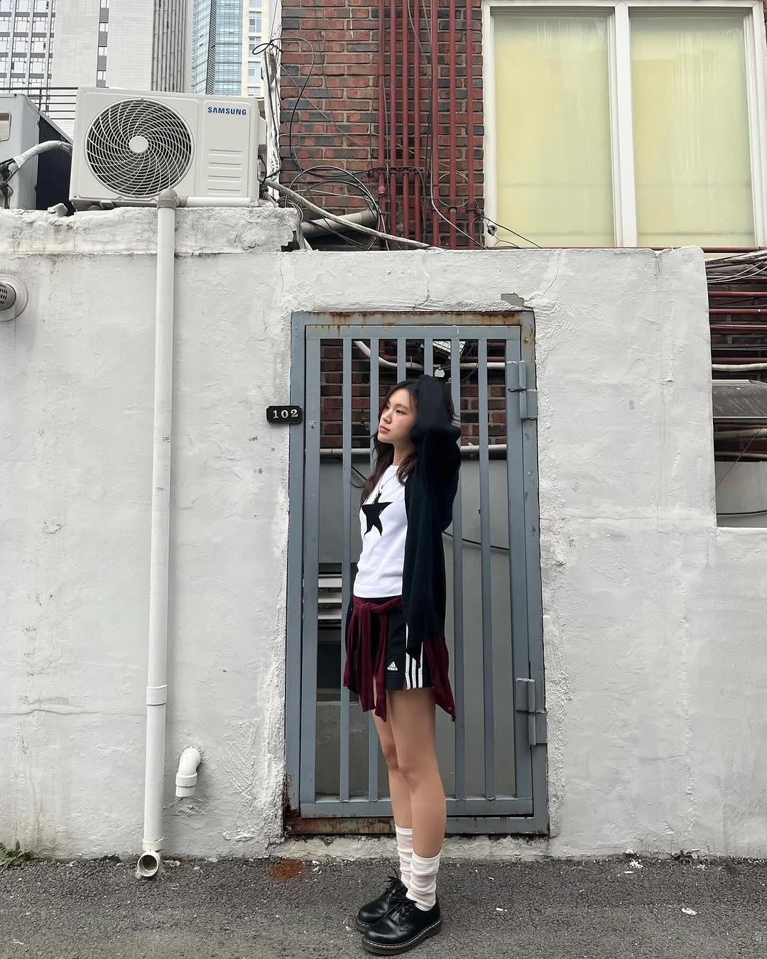 [ Pre-order ] YOUHEE Star Point T-shirts White