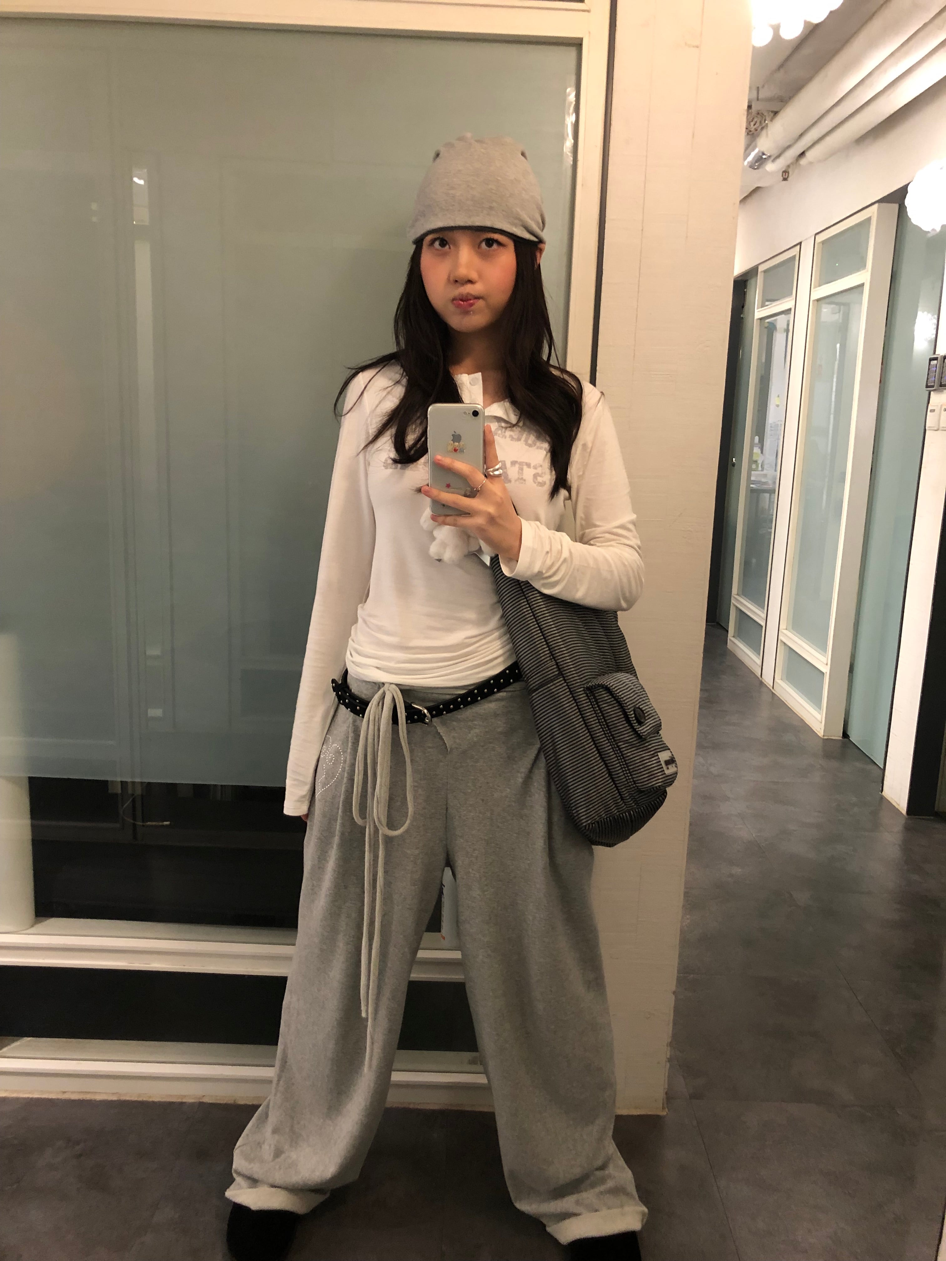 [ 現貨 ] iphone 7 128gb ( 送新mon貼+透明case+貼紙 )