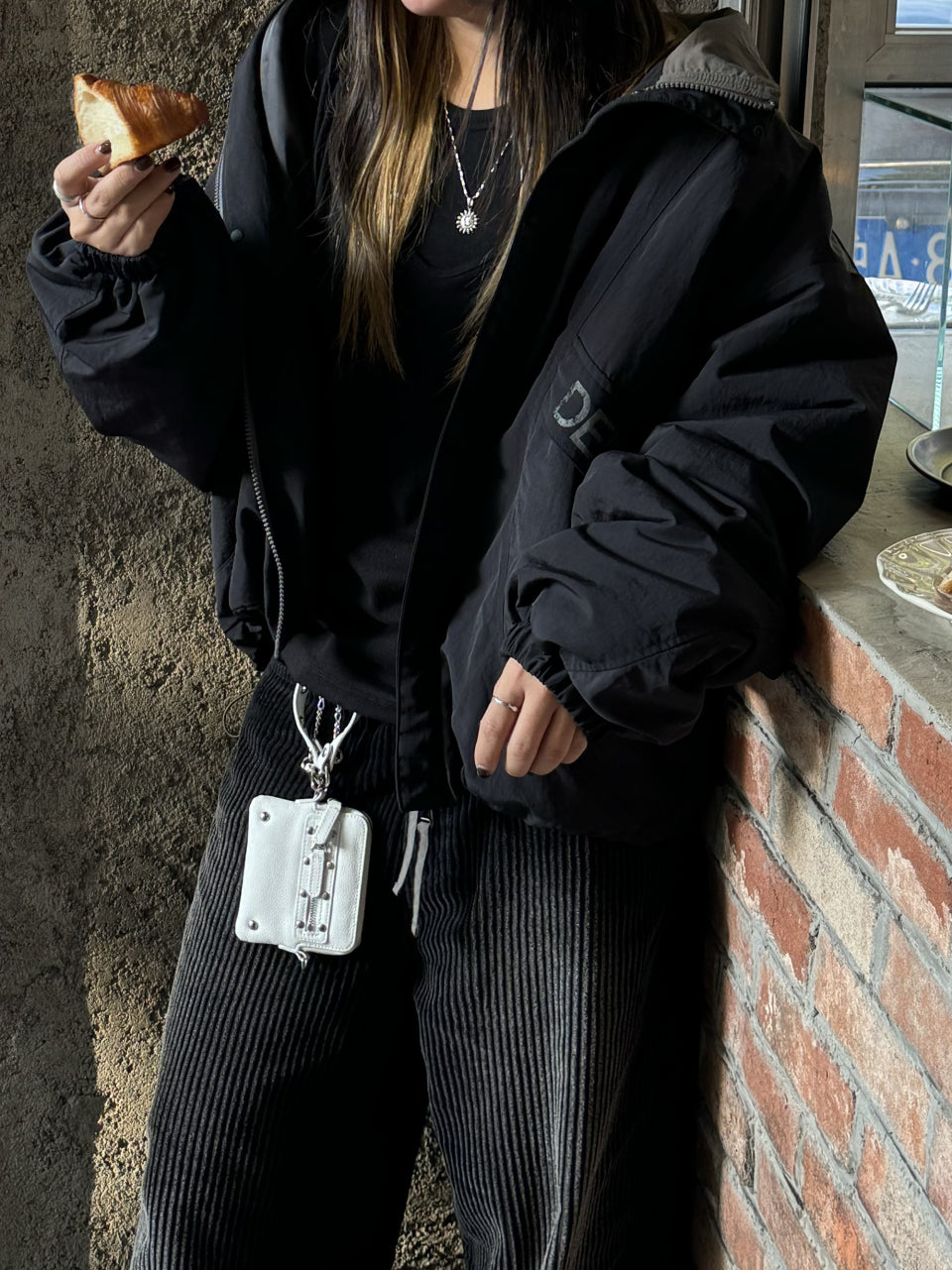 [ Pre-order ] Deinet Stud Cross Chain Wallet