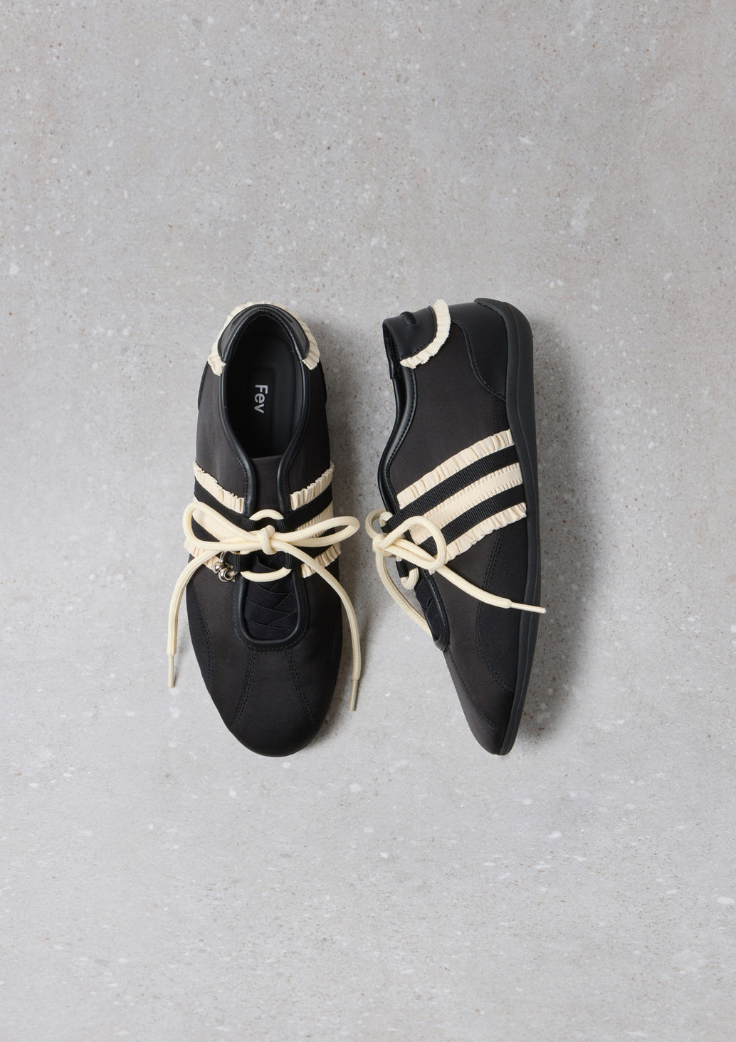 [ Pre-order ] Fev Feil Run Sneakers