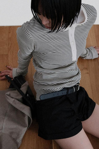 [ Pre-order ] Button ST T-shirt