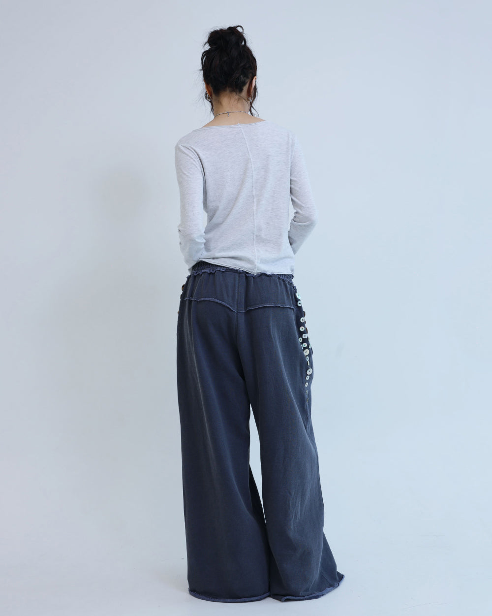 [ Pre-order ] Button Underwear Sweatpants