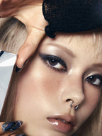 [ Pre-order ] Risky Beauty🩶Pigment Eyeshadow Palette