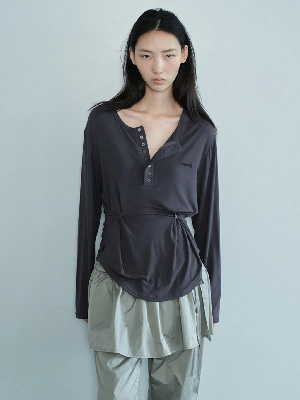 [ Pre-order ] Button Henley Neck Top