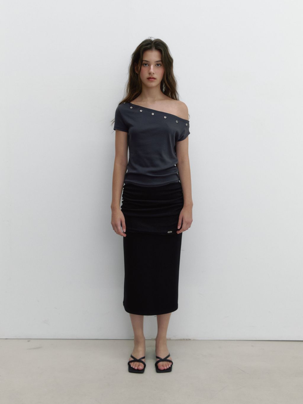 [ Pre-order ] Eyelet One Shoulder T