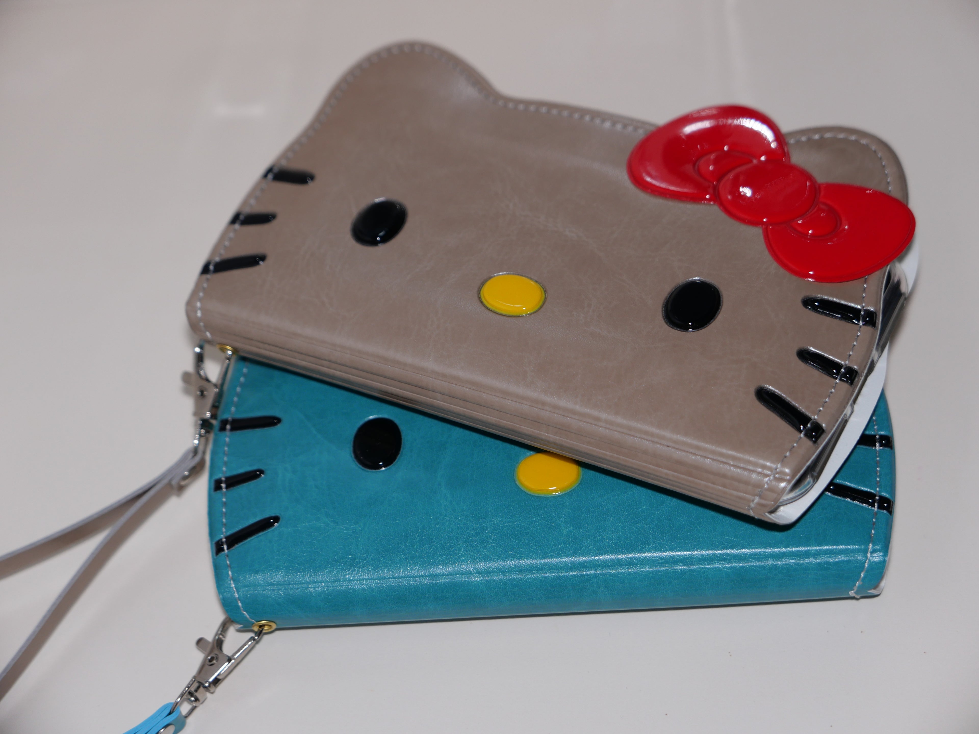 [ Pre-order ] 🇰🇷韓國限定 Sanrio Hello Kitty 翻蓋復古舊式手機殼