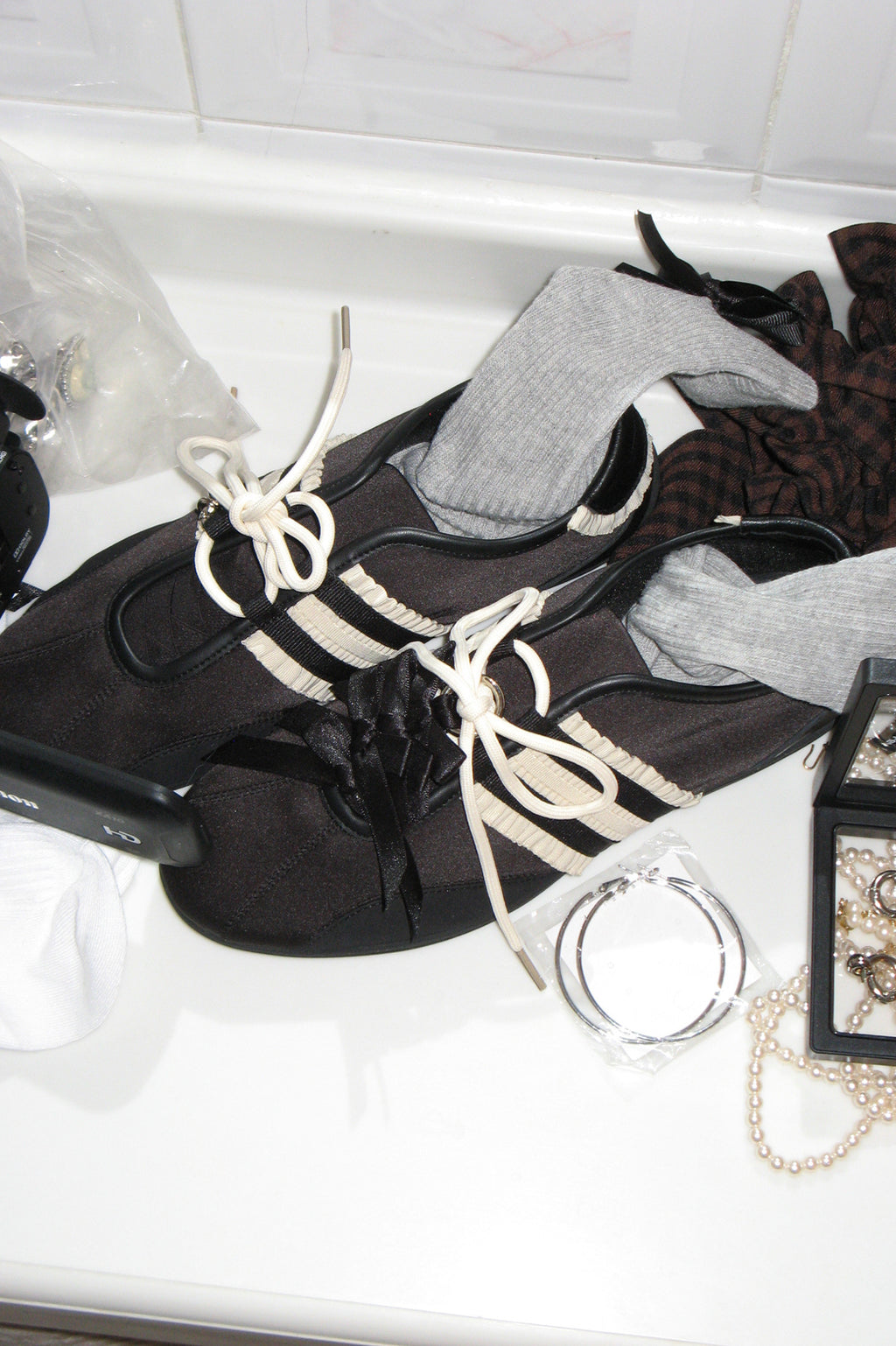 [ Pre-order ] Fev Feil Run Sneakers