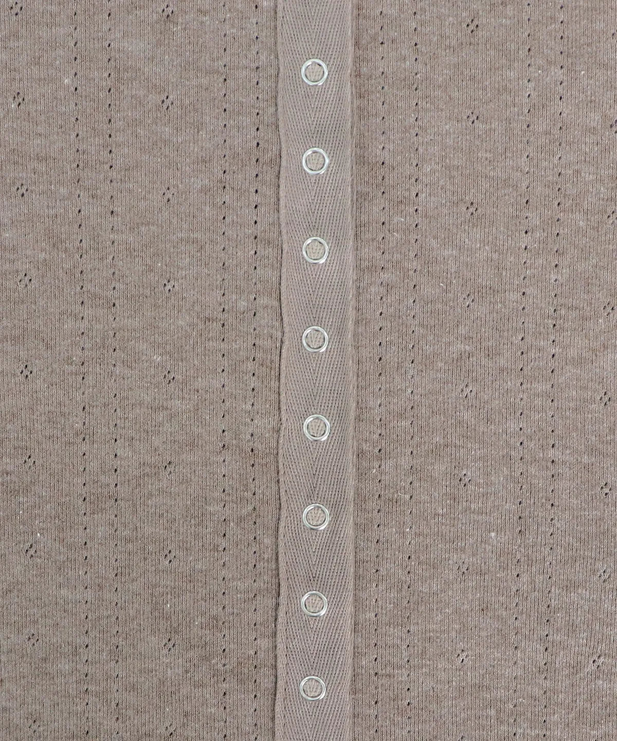 [ Pre-order ] Rockcake Punching Button Top