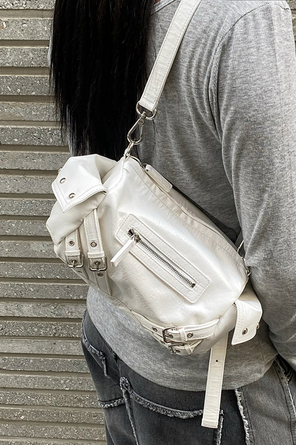 [ Pre-order ] Stud Pocket Bag