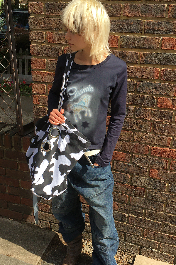 [ Pre-order ] Be Bop Canvas Tote Bag Cow
