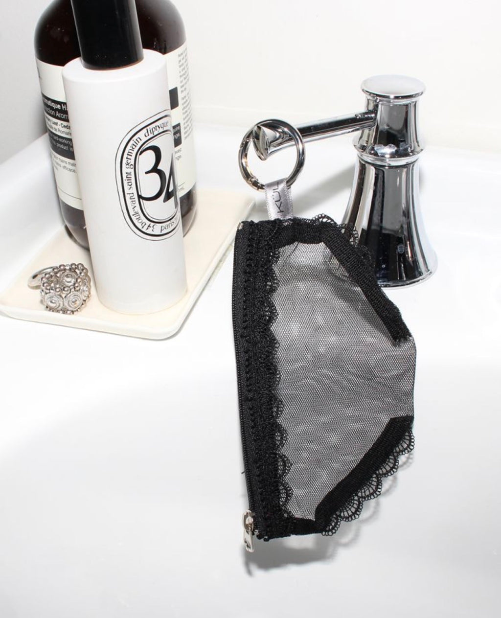 [ Pre-order ] Cheeky Pouch
