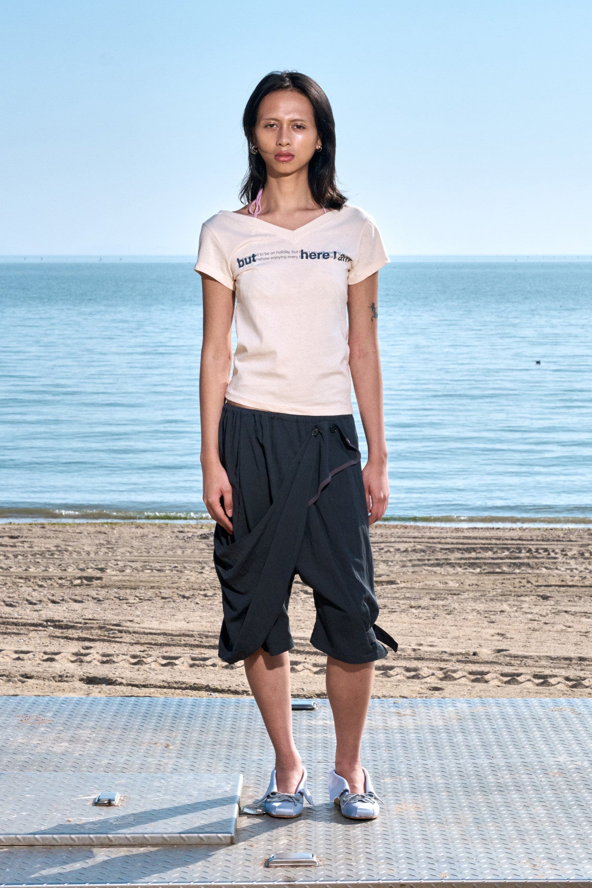 [ 29/6 完結優惠 Pre-order ] Deep Back V Tee