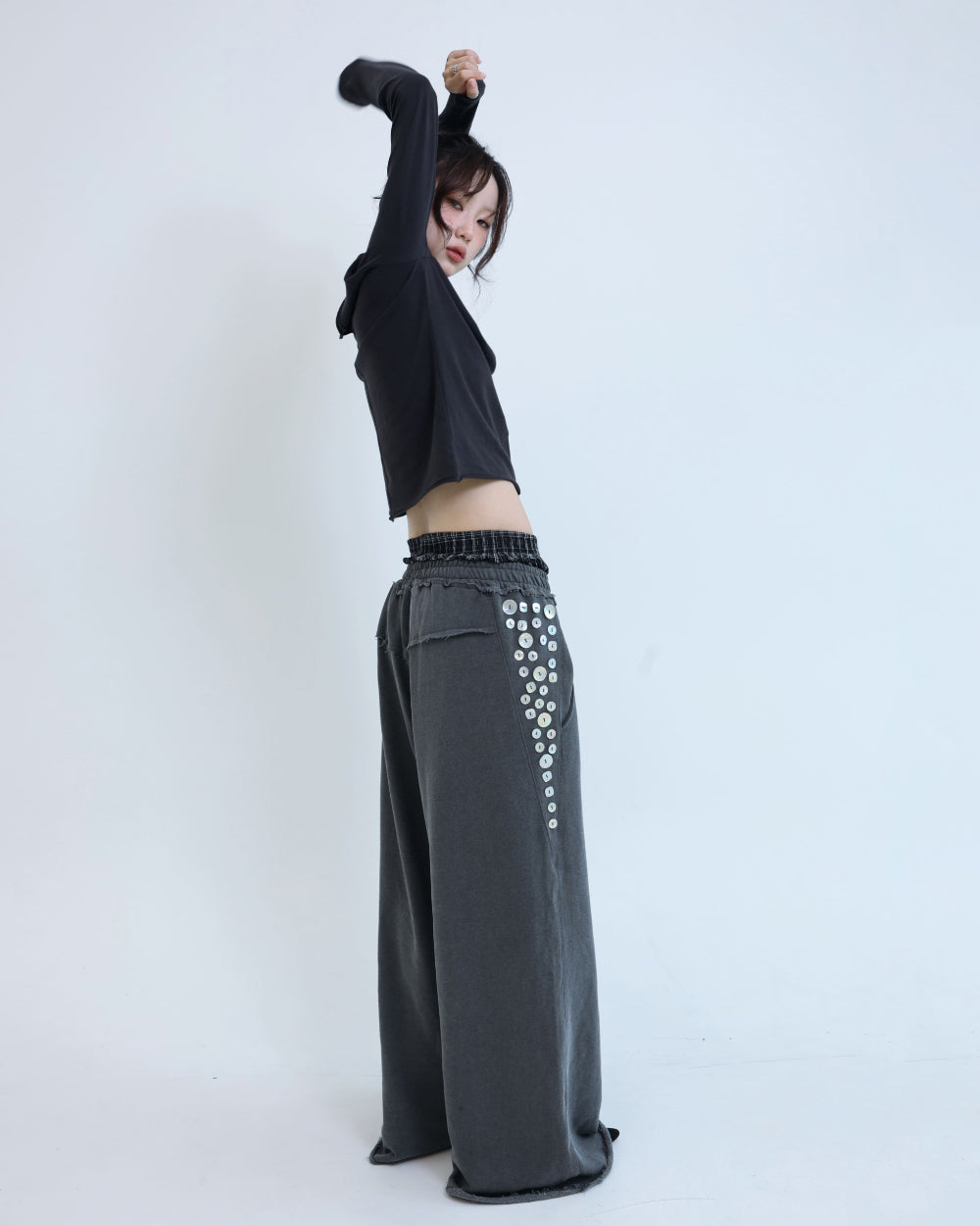 [ Pre-order ] Button Underwear Sweatpants