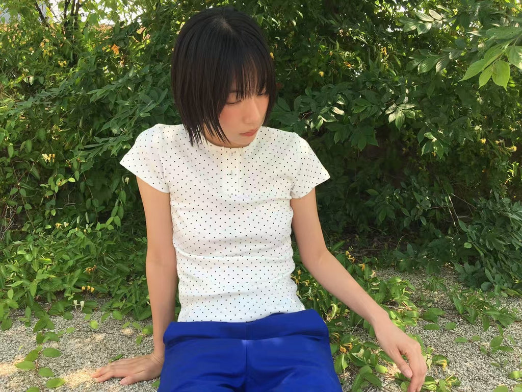 [ Pre-order ] Dot Dot Button Tee