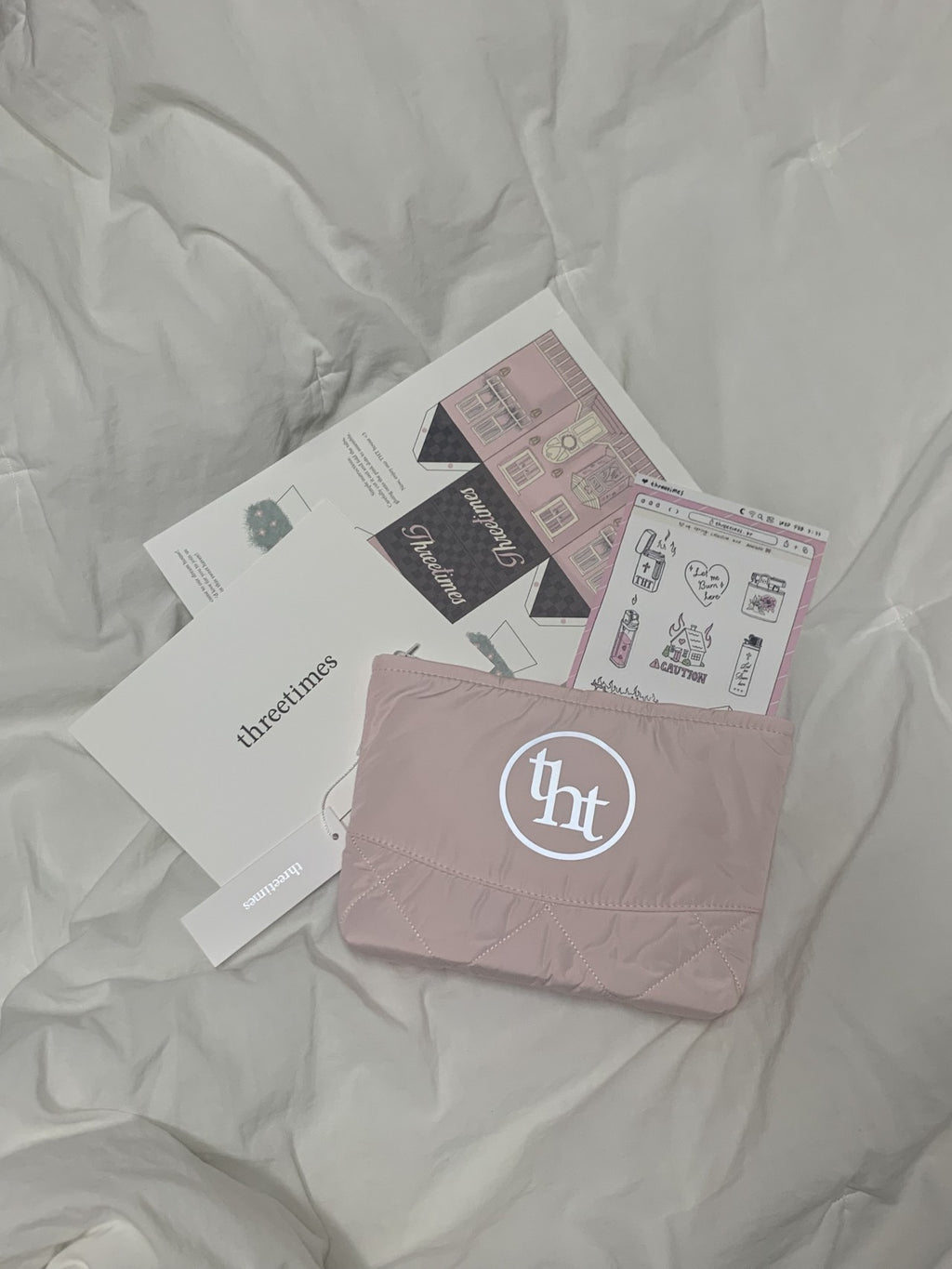 [ Pre-order ] Threetimes🤍Bebe pouch🎀