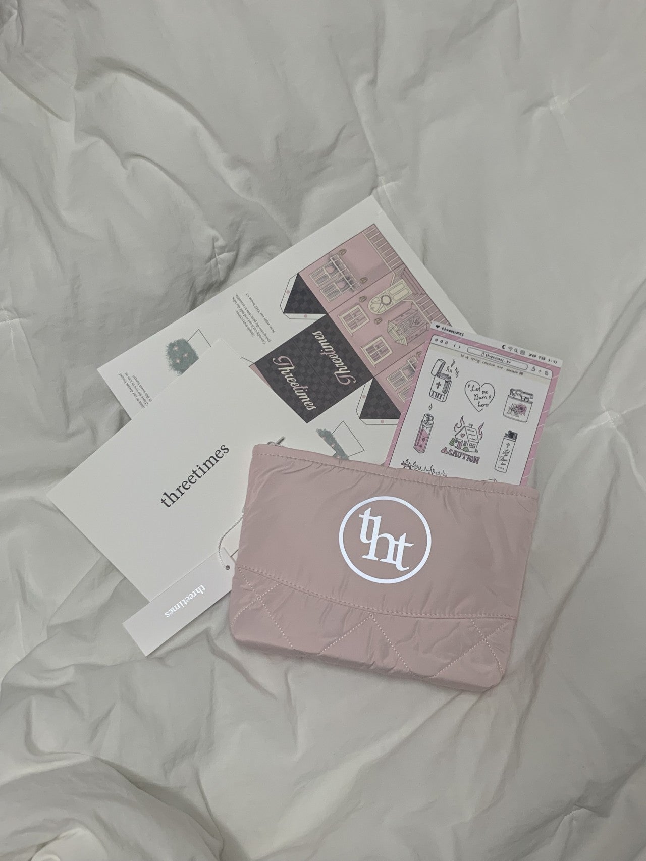 [ Pre-order ] Threetimes🤍Bebe pouch🎀