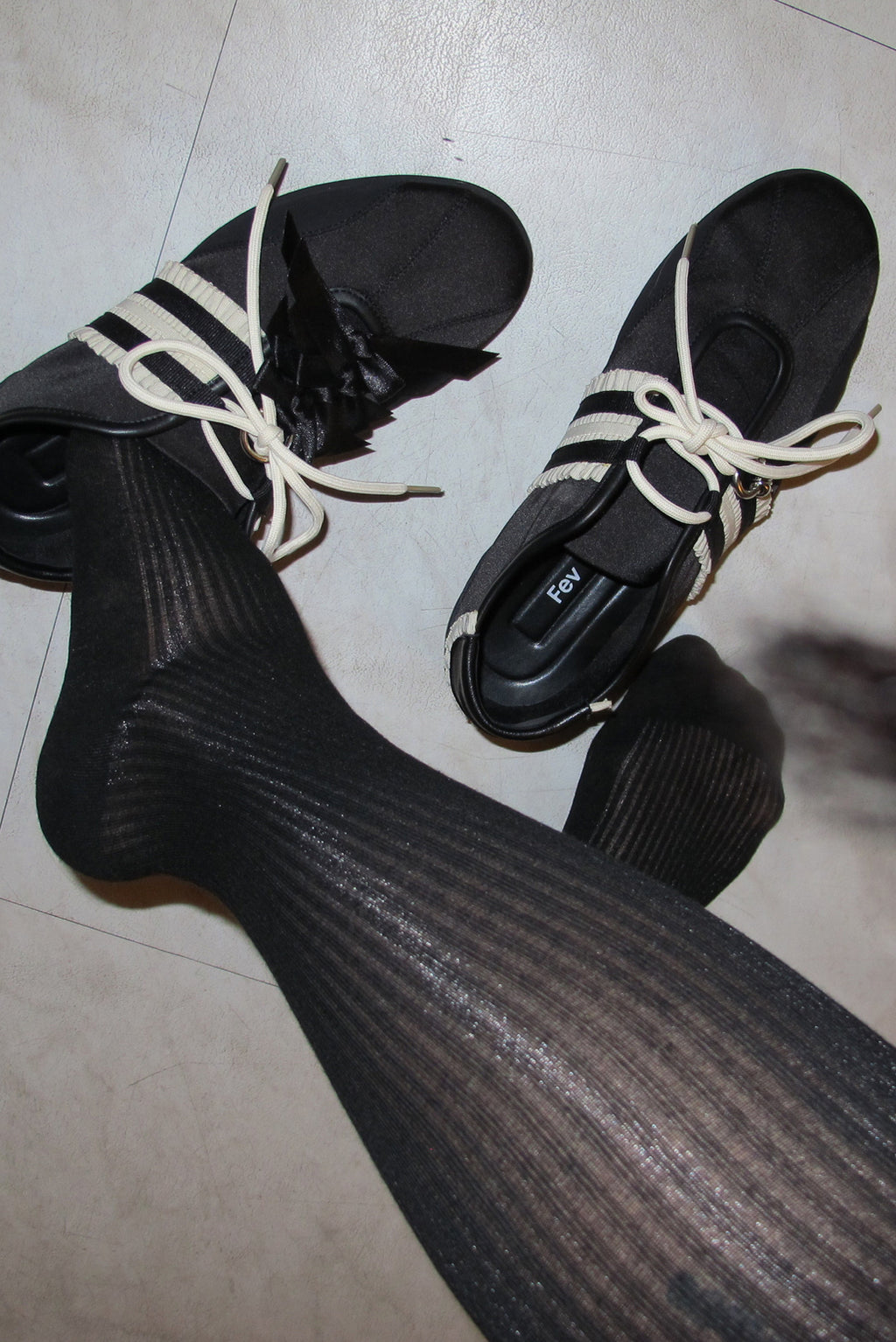 [ Pre-order ] Fev Feil Run Sneakers